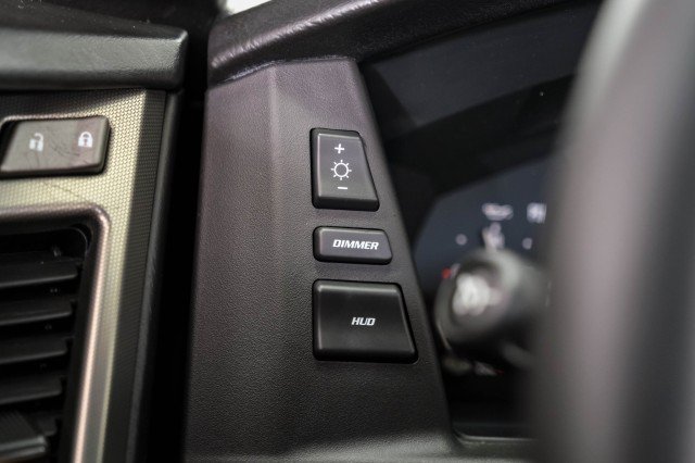 Used 2006 Cadillac XLR RWD image 32