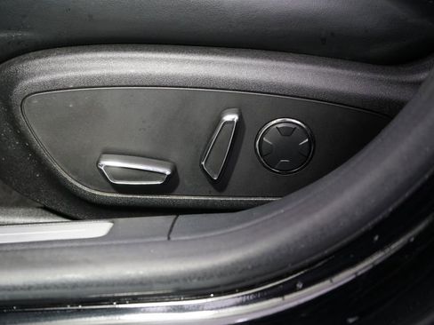 Used 2017 Lincoln MKZ Reserve FWD image 14