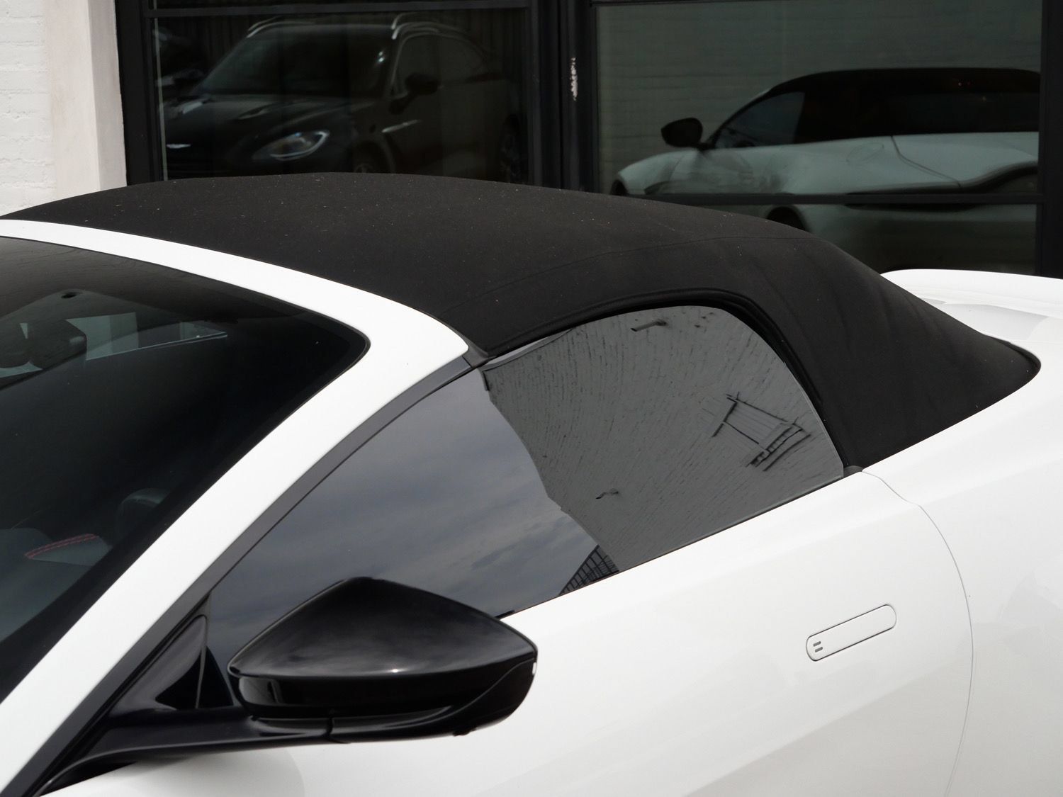 Used 2023 Aston Martin V8 Vantage Roadster RWD image 13