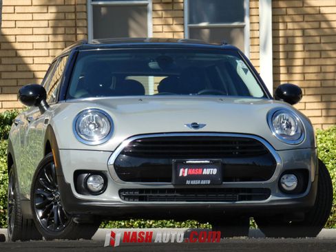 Used 2017 MINI Cooper Clubman FWD image 1