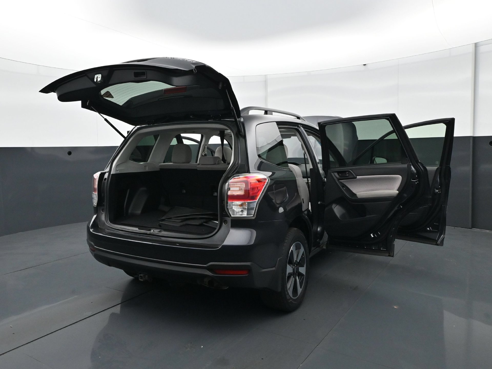 Used 2018 Subaru Forester 2.5i Premium w/ All-Weather Package AWD/4WD image 34