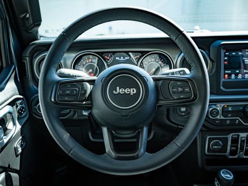 Used 2023 Jeep Gladiator Sport AWD/4WD image 38
