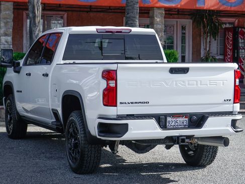 Used 2022 Chevrolet Silverado 2500 LTZ w/ LTZ Plus Package AWD/4WD image 7