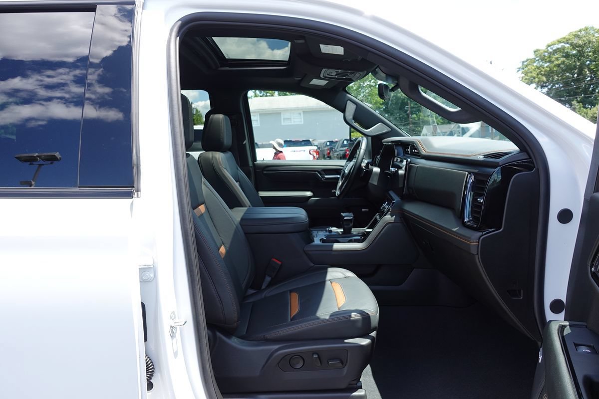 Used 2024 GMC Sierra 1500 AT4 w/ Technology Package AWD/4WD image 41