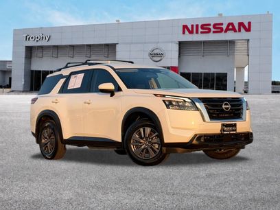 Certified 2023 Nissan Pathfinder SV w/ Lighting Package (N92)