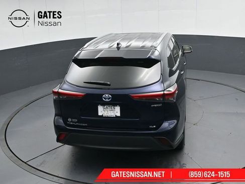 Used 2022 Toyota Highlander XLE image 48