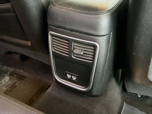 Used 2019 Dodge Charger GT RWD image 16