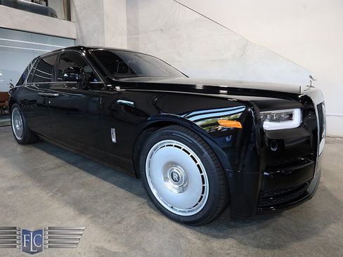 Used 2022 Rolls-Royce Phantom Sedan RWD image 53