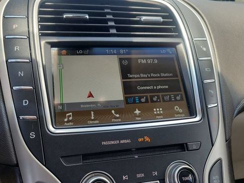 Used 2018 Lincoln MKX Reserve w/ Driver Assistance Package AWD/4WD image 14