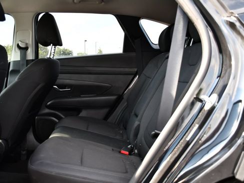 Used 2025 Hyundai Tucson SE FWD image 19