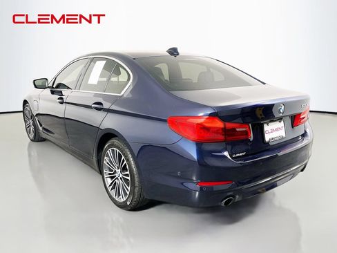 Used 2020 BMW 530e xDrive w/ Premium Package AWD/4WD image 9