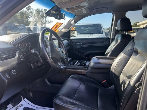 Used 2017 Chevrolet Suburban LT image 16