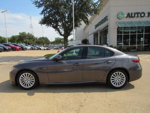 Used 2023 Alfa Romeo Giulia Sprint image 12