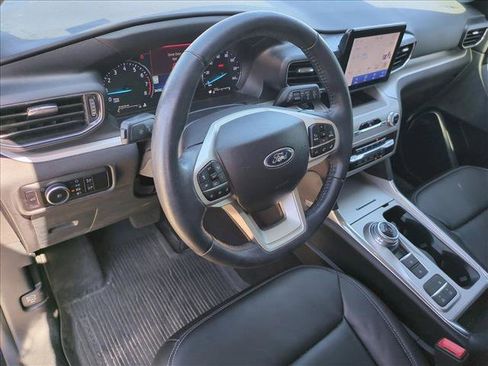 Used 2023 Ford Explorer XLT w/ Equipment Group 202A image 10