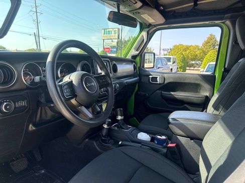 Used 2019 Jeep Wrangler Sport AWD/4WD image 22