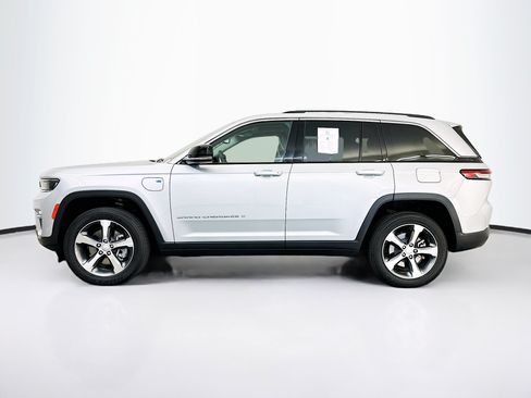 Used 2023 Jeep Grand Cherokee 4WD 4xe image 4
