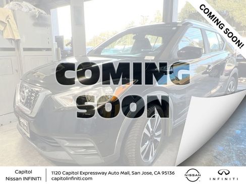 Used 2019 Nissan Kicks SV image 1