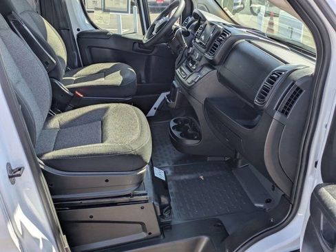 Used 2025 RAM ProMaster 2500 w/ Convenience Group image 5