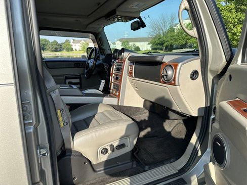 Used 2003 HUMMER H2 Luxury w/ Preferred Equipment Group image 31