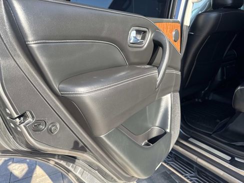 Used 2018 INFINITI QX80 Base w/ Driver Assistance Package image 17