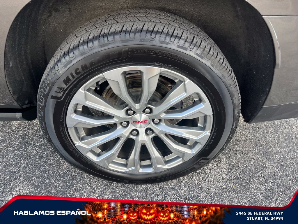 Used 2021 GMC Yukon XL Denali w/ Denali Premium Package AWD/4WD image 9