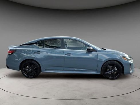 Certified 2025 Nissan Sentra SR w/ SR Premium Package FWD image 11