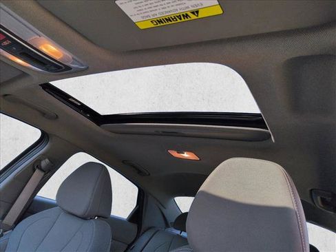 Used 2024 Hyundai Elantra SEL w/ Convenience Package image 15