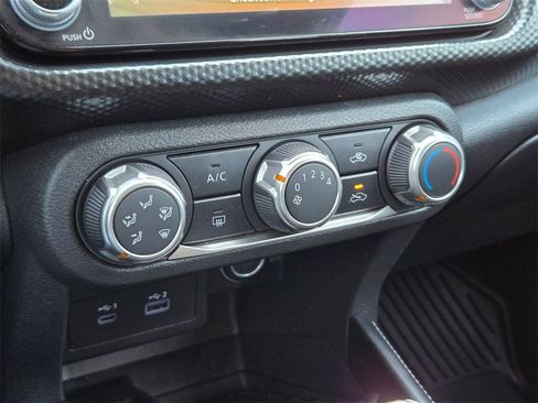 Used 2024 Nissan Kicks SV image 17