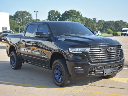 Used 2025 RAM 1500 Laramie w/ Laramie Southwest Edition AWD/4WD image 3