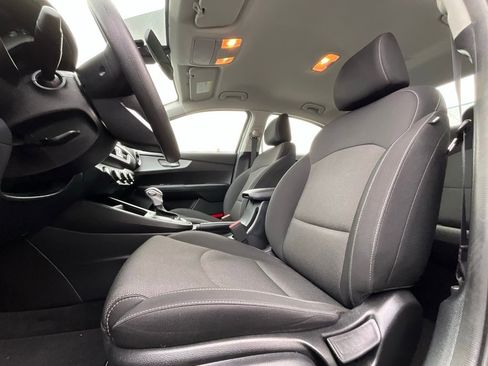 Used 2023 Kia Forte LXS w/ LXS Technology Package image 11