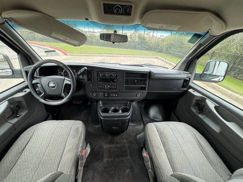 Used 2013 Chevrolet Express 3500 LT w/ LT Preferred Equipment Group image 8