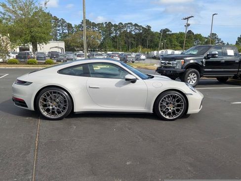 Used 2022 Porsche 911 Carrera image 3