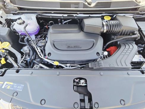New 2026 Chrysler Pacifica Select FWD image 18