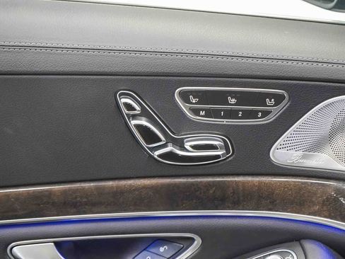 Used 2017 Mercedes-Benz S 550 Sedan image 23