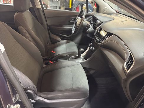 Used 2018 Chevrolet Trax LS image 11