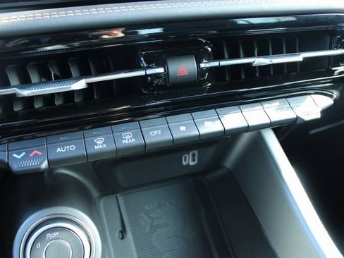 Used 2025 Alfa Romeo Tonale w/ Premium Package image 20