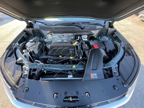 Used 2025 Chevrolet Trax LT image 33