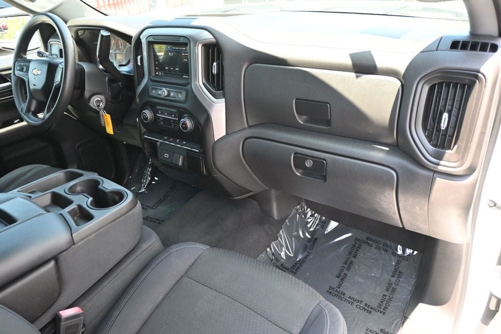Used 2019 Chevrolet Silverado 1500 Custom w/ Custom Convenience Package RWD image 9