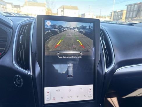 Used 2024 Ford Edge Titanium image 25