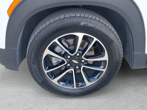 Used 2025 Chevrolet TrailBlazer LT FWD image 23