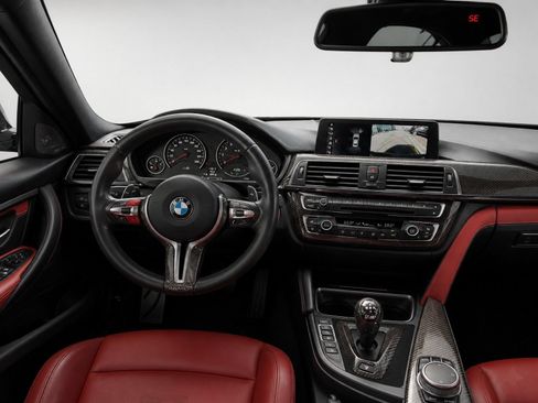 Used 2018 BMW M3 RWD image 25