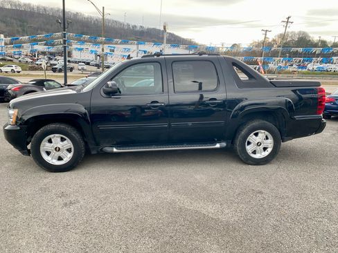 Used 2012 Chevrolet Avalanche LT image 3