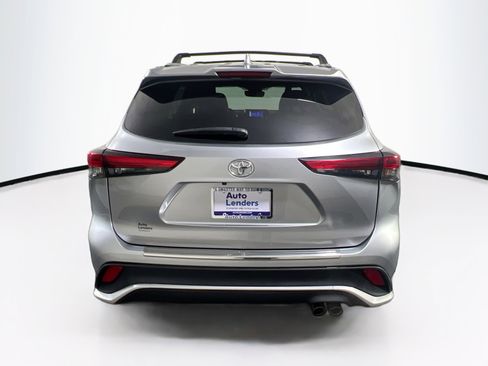 Used 2023 Toyota Highlander XSE AWD/4WD image 6
