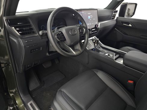 Certified 2025 Lexus GX 550 w/ Accessory Package (2T) AWD/4WD image 15