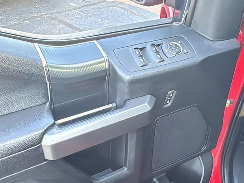 Used 2019 Ford F150 XLT w/ Equipment Group 302A Luxury AWD/4WD image 15