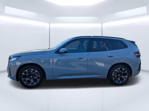 Used 2025 BMW X3 xDrive30i image 9