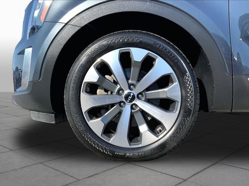 Used 2022 Kia Telluride EX w/ EX Premium Package FWD image 10