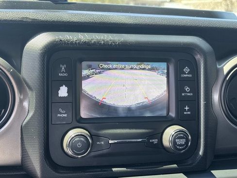 Used 2018 Jeep Wrangler Unlimited Sport image 23