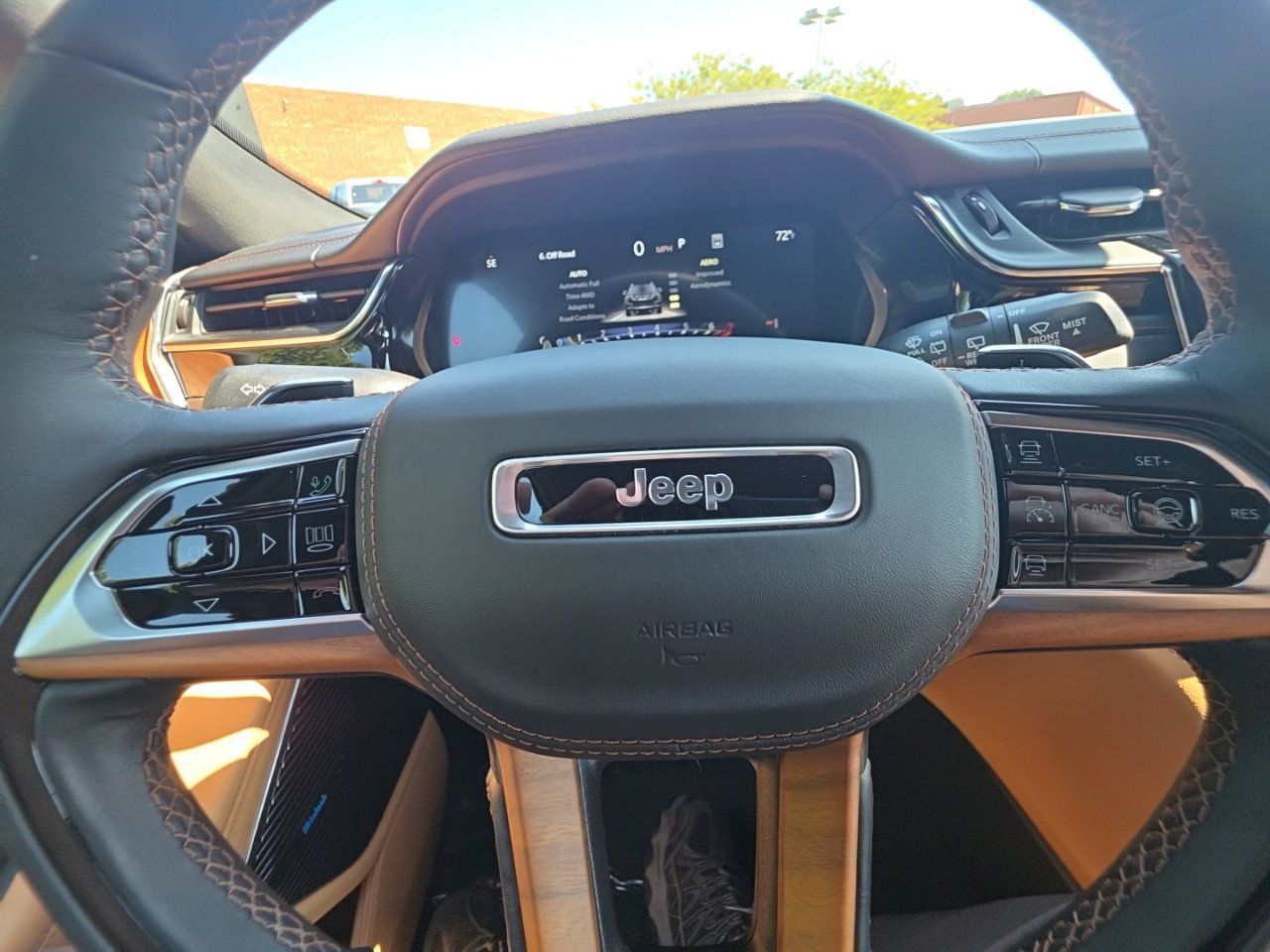 Used 2025 Jeep Grand Cherokee Summit AWD/4WD image 36
