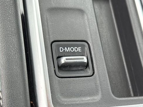 Certified 2023 Nissan Pathfinder SL w/ SL Premium Package FWD image 38